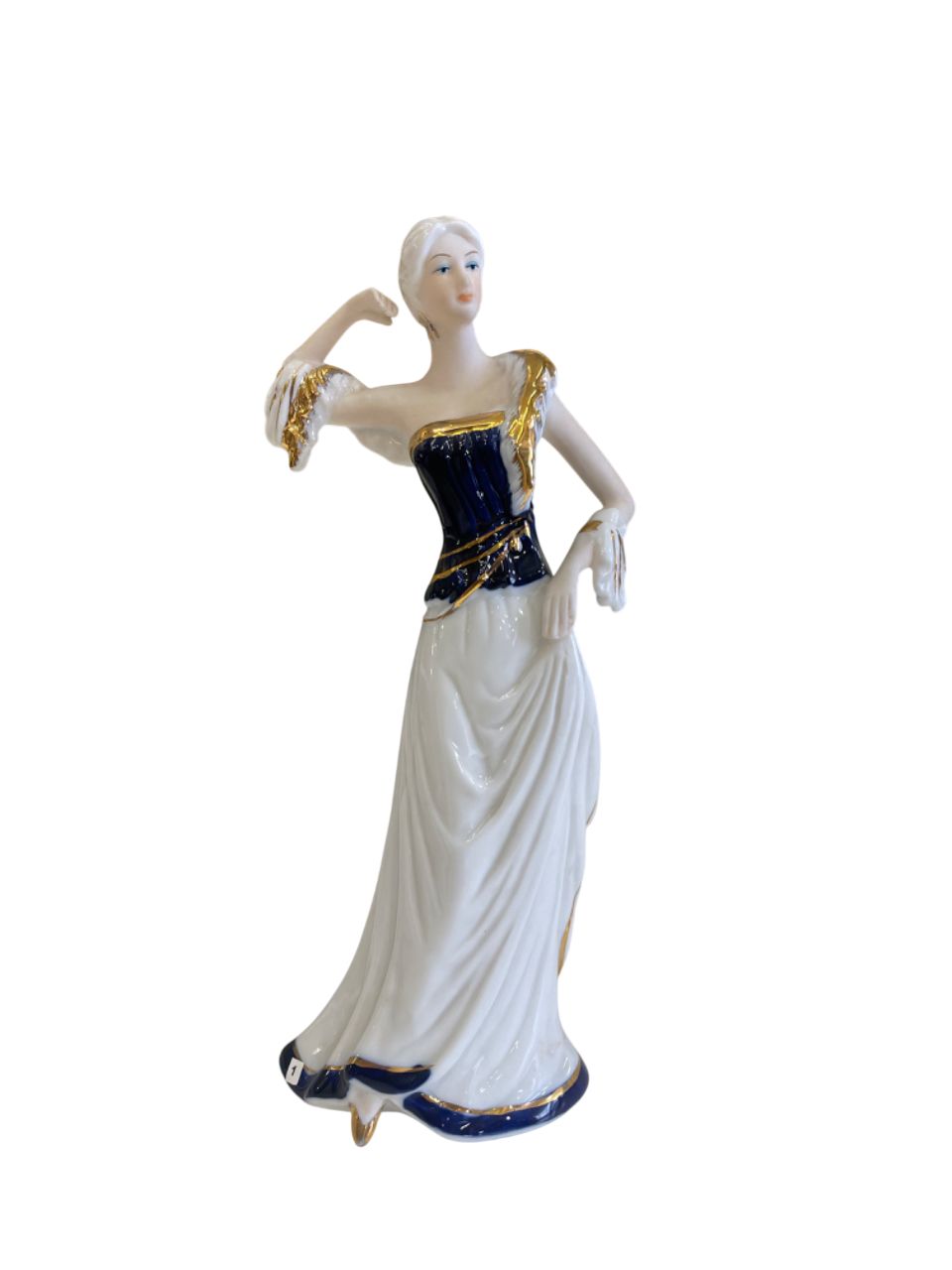 ЛОТ 48 Красавица